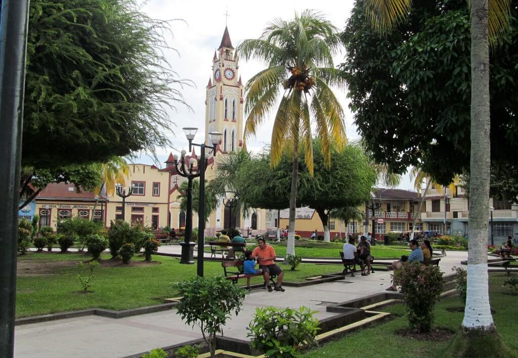 Plaza de Armas - Iquitos. Fuente: Peter - Flickr